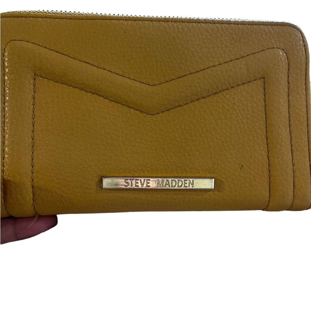 Steve Madden wallet